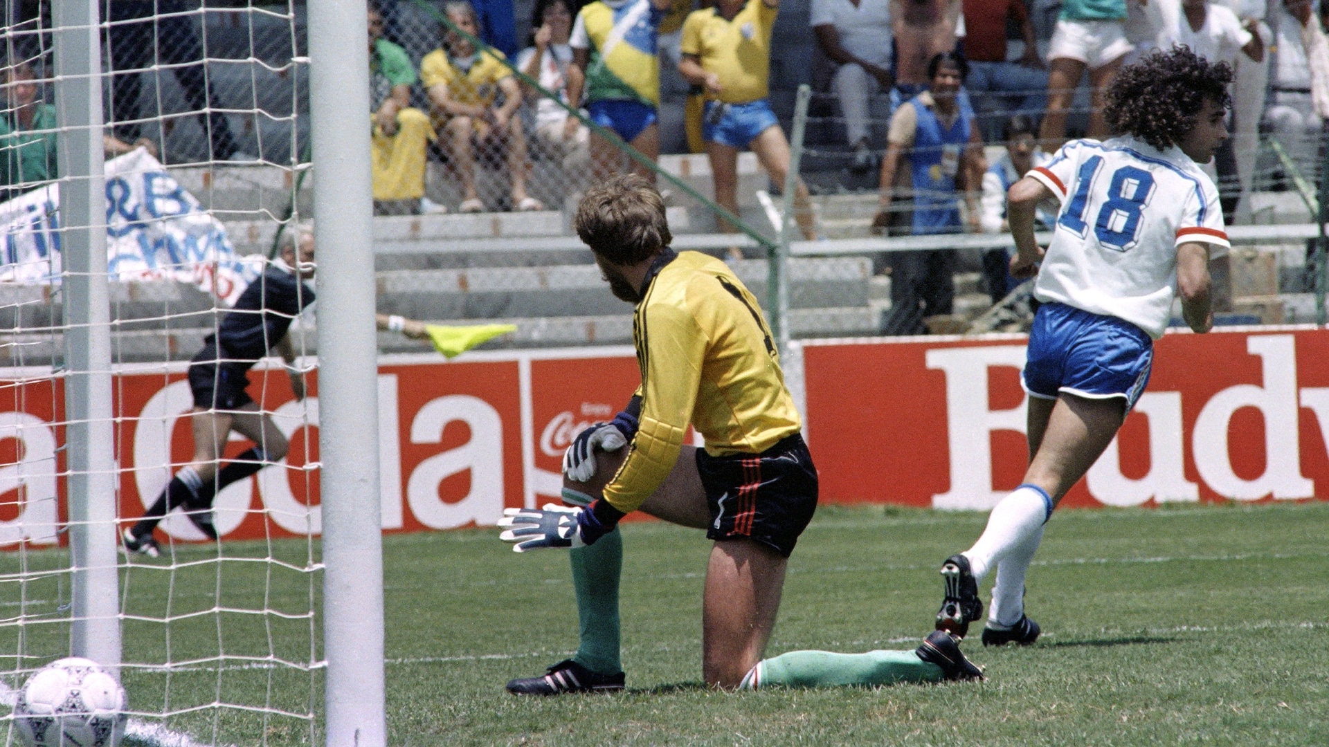 Le but de Dominique Rocheteau 84' | Hongrie - France | Coupe du Monde de la FIFA, Mexique 1986™