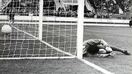 Gol de Héctor de Bourgoing 16' | Uruguay vs Francia | Copa Mundial de la FIFA Inglaterra 1966™
