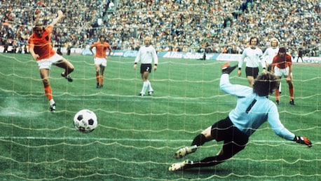 Le but de Johan Neeskens 2' | Pays-Bas - République Fédérale d'Allemagne | Coupe du Monde de la FIFA, Allemagne 1974™
