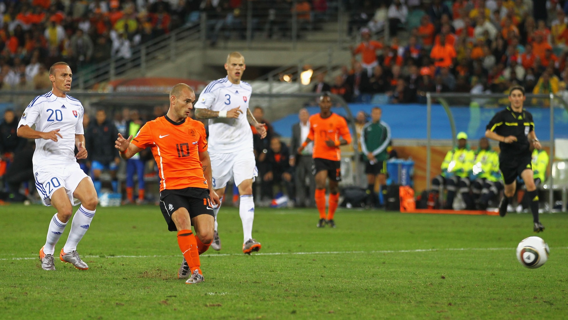 Le but de Wesley Sneijder 83' | Pays-Bas - Slovaquie | Coupe du Monde de la FIFA, Afrique du Sud 2010™