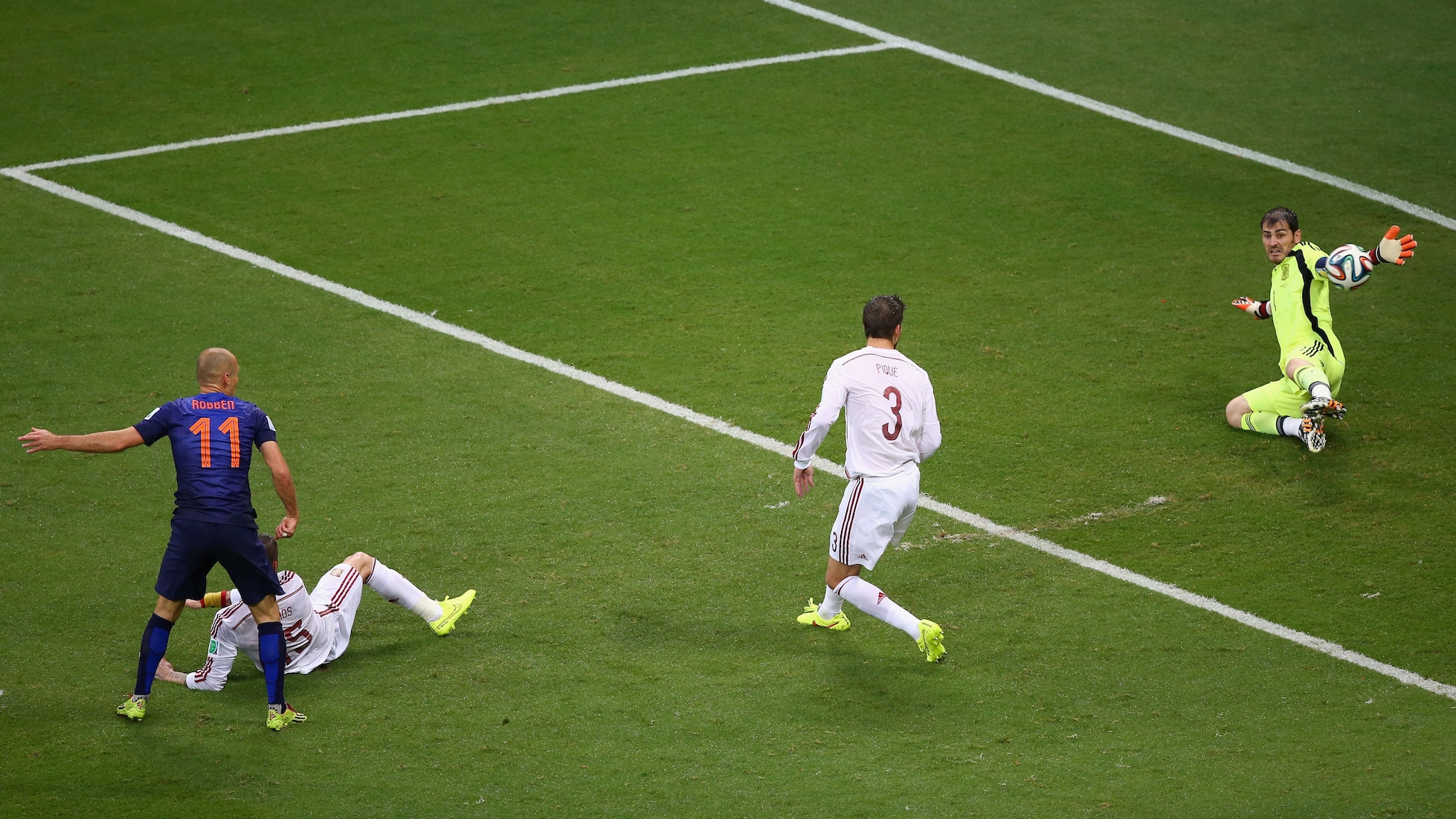 Arjen Robben Goal 52' | Spain v Netherlands | 2014 FIFA World Cup Brazil™