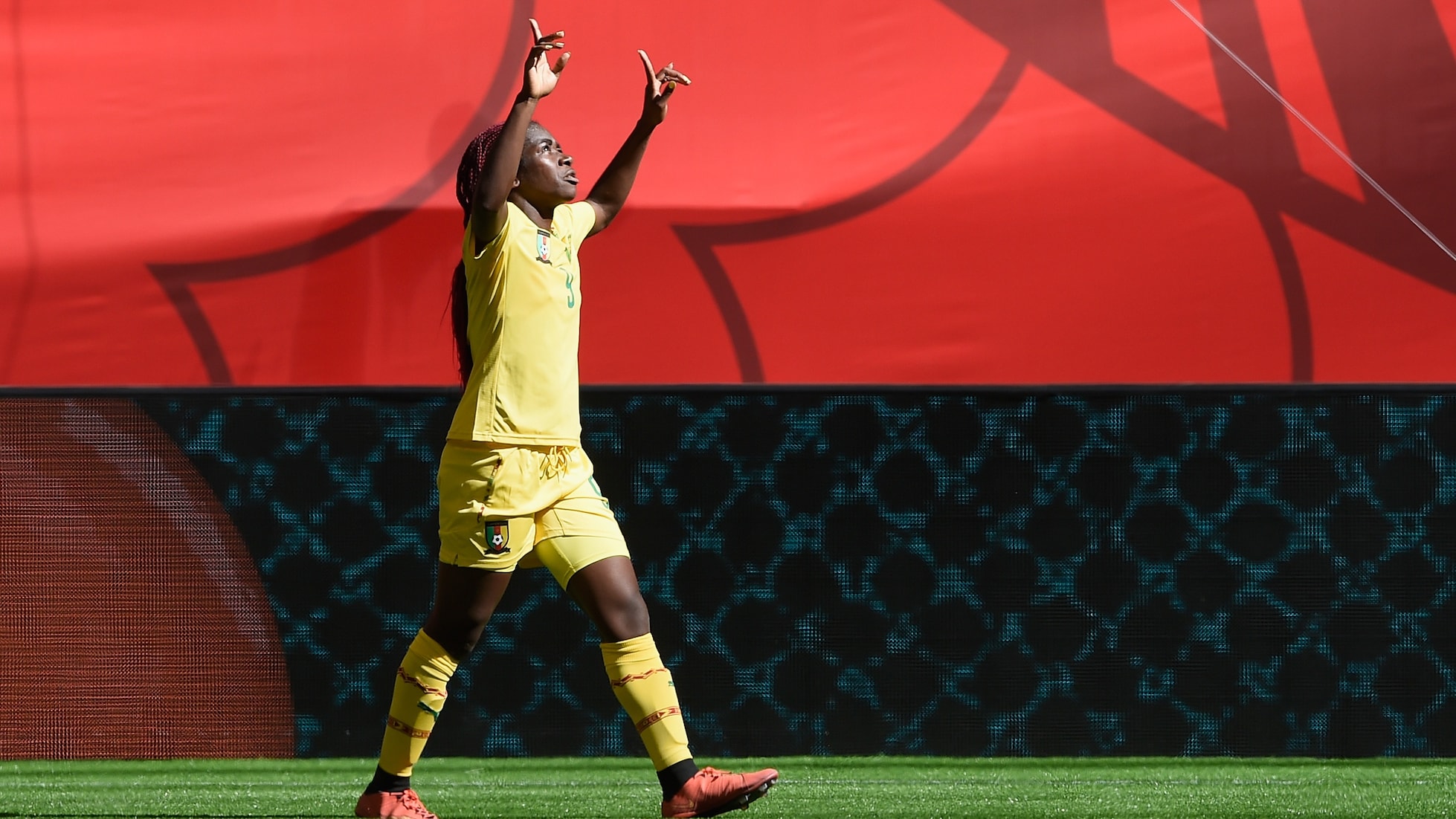 Le but de Madeleine Ngono Mani 33' | Cameroun - Équateur | Coupe du Monde Féminine de la FIFA, Canada 2015™