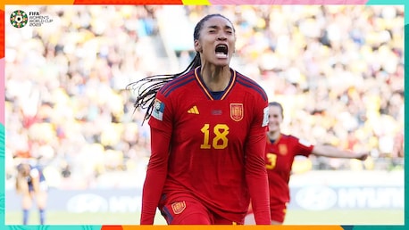Todos los goles de Salma Paralluelo en la Copas Mundiales