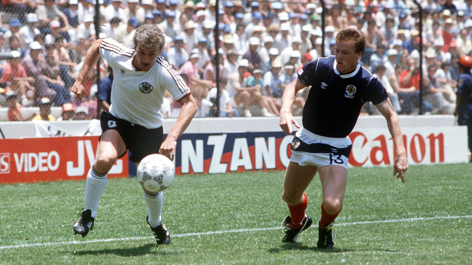 Le but de Rudi Völler 22' | République Fédérale d'Allemagne - Ecosse | Coupe du Monde de la FIFA, Mexique 1986™