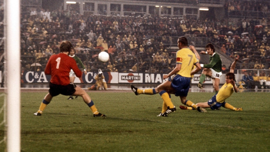 Gol de Rainer Bonhof 52' | República Federal de Alemania vs Suecia | Copa Mundial de la FIFA Alemania 1974™