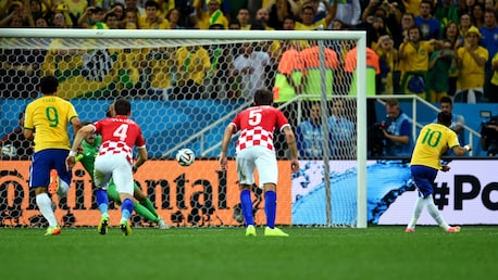 Le but de Neymar 70' | Brésil - Croatie | Coupe du Monde de la FIFA, Brésil 2014™