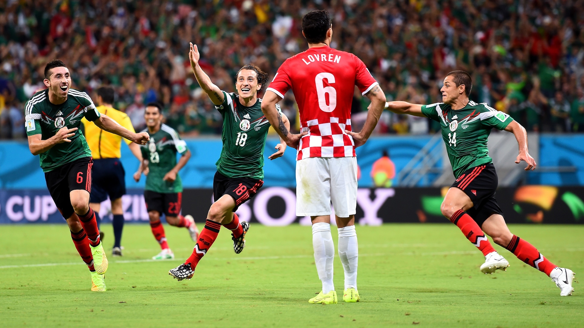Gol de Andres Guardado 74' | Croacia vs México | Copa Mundial de la FIFA Brasil 2014™