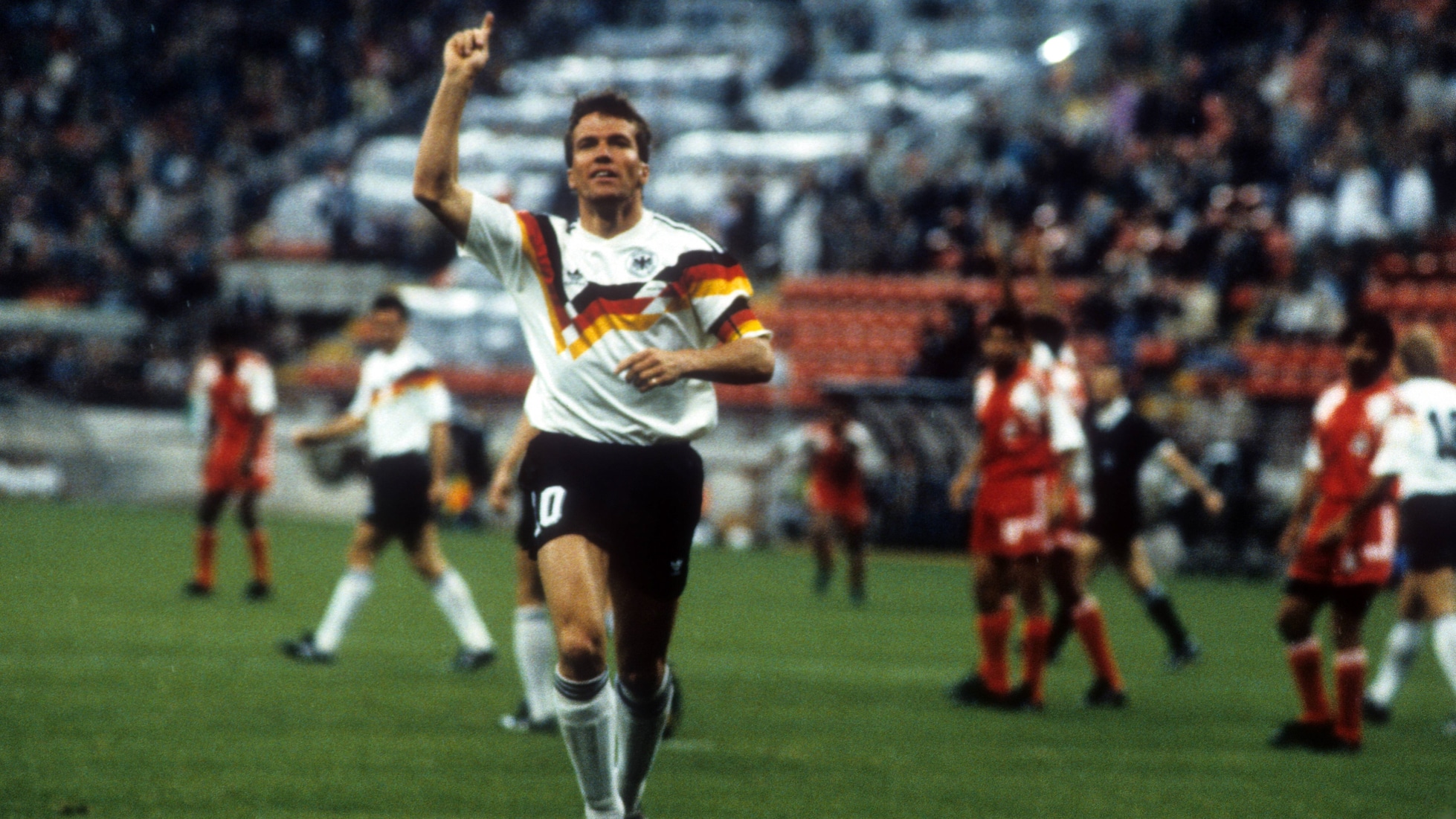 Le but de Lothar Matthäus 47' | République Fédérale d'Allemagne - Émirats Arabes Unis | Coupe du Monde de la FIFA, Italie 1990™