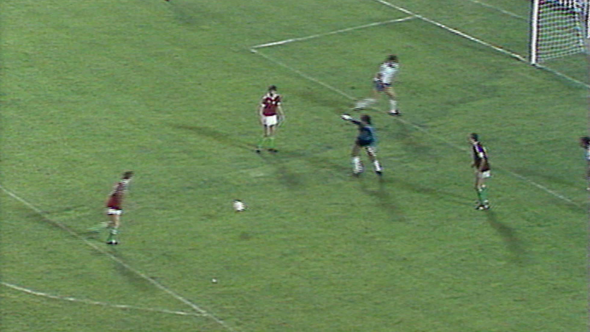 Tor von László Kiss 77' | Ungarn vs El Salvador | FIFA Fussball-Weltmeisterschaft Spanien 1982™