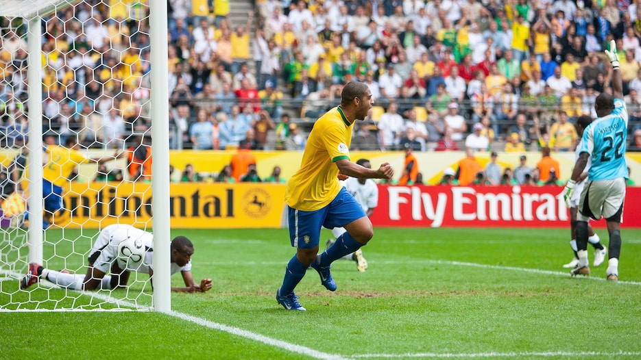Le but de Adriano 45'+1' | Brésil - Ghana | Coupe du Monde de la FIFA, Allemagne 2006™