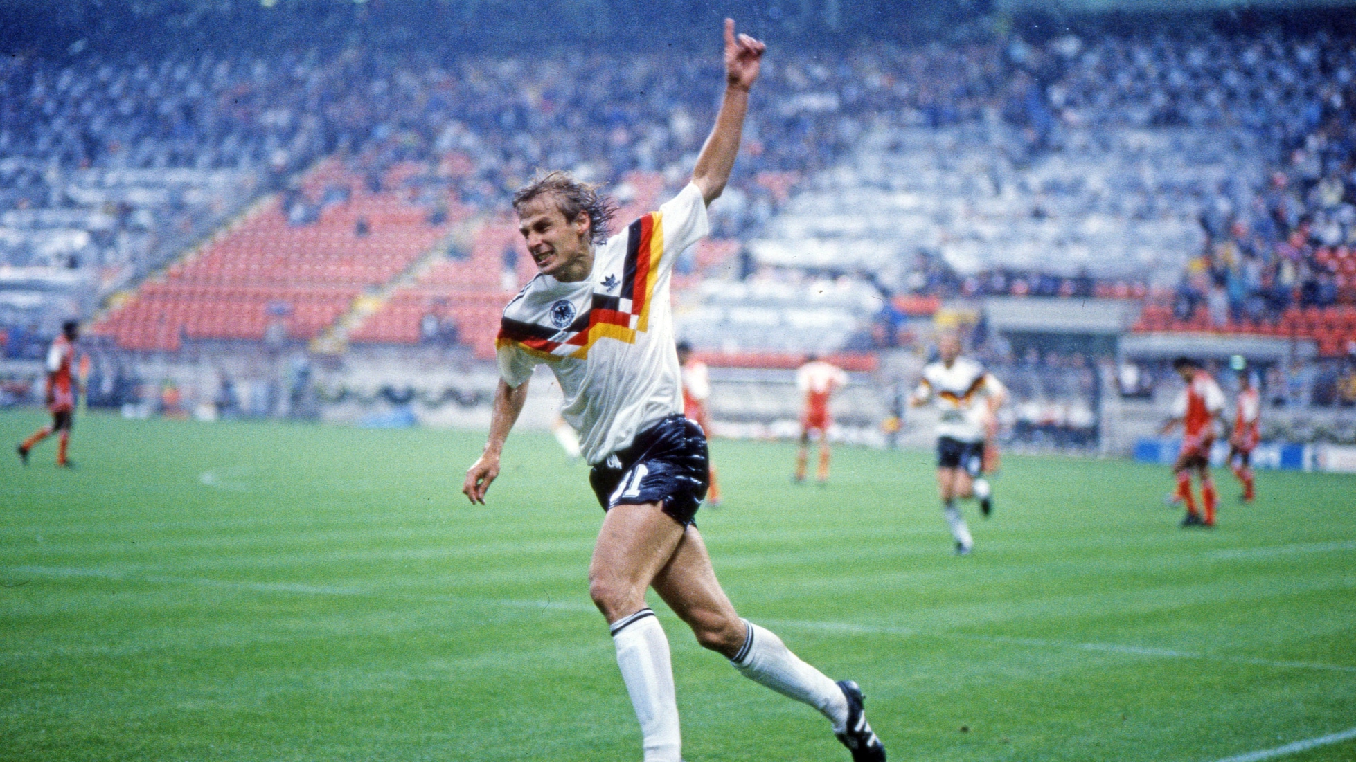 Das Tor von Jürgen Klinsmann 37' | Bundesrepublik Deutschland - Verein. Arab. Emirate | FIFA Fussball-Weltmeisterschaft Italien 1990™