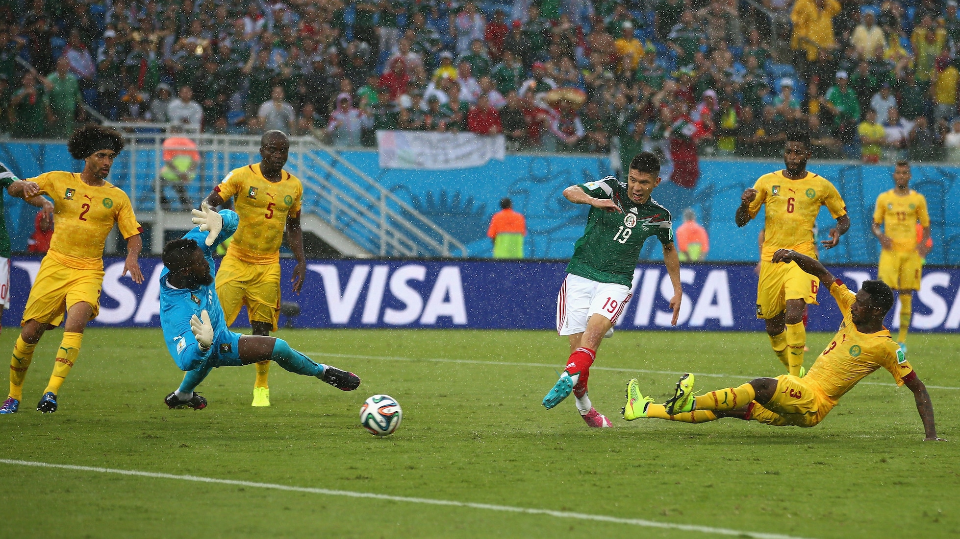 Le but de Oribe Peralta 60' | Mexique - Cameroun | Coupe du Monde de la FIFA, Brésil 2014™