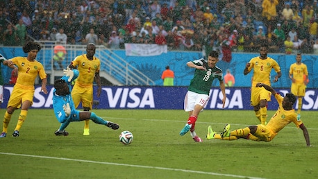 Das Tor von Oribe Peralta 60' | Mexiko - Kamerun | FIFA Fussball-Weltmeisterschaft Brasilien 2014™