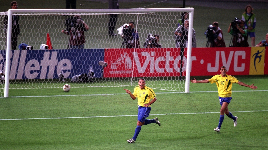 Ronaldo | Chuteira de Ouro | Copa do Mundo FIFA de 2002, em Coreia do Sul e Japão