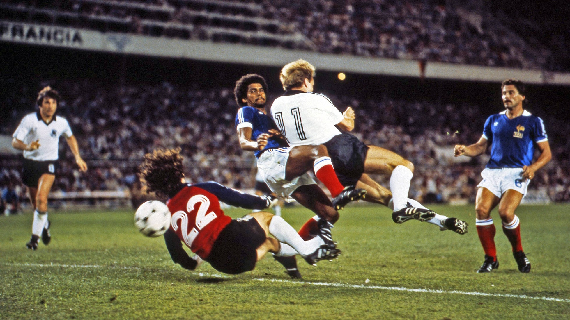 Tor von Karl-Heinz Rummenigge 103' | Deutschland FR vs Frankreich | FIFA Fussball-Weltmeisterschaft Spanien 1982™