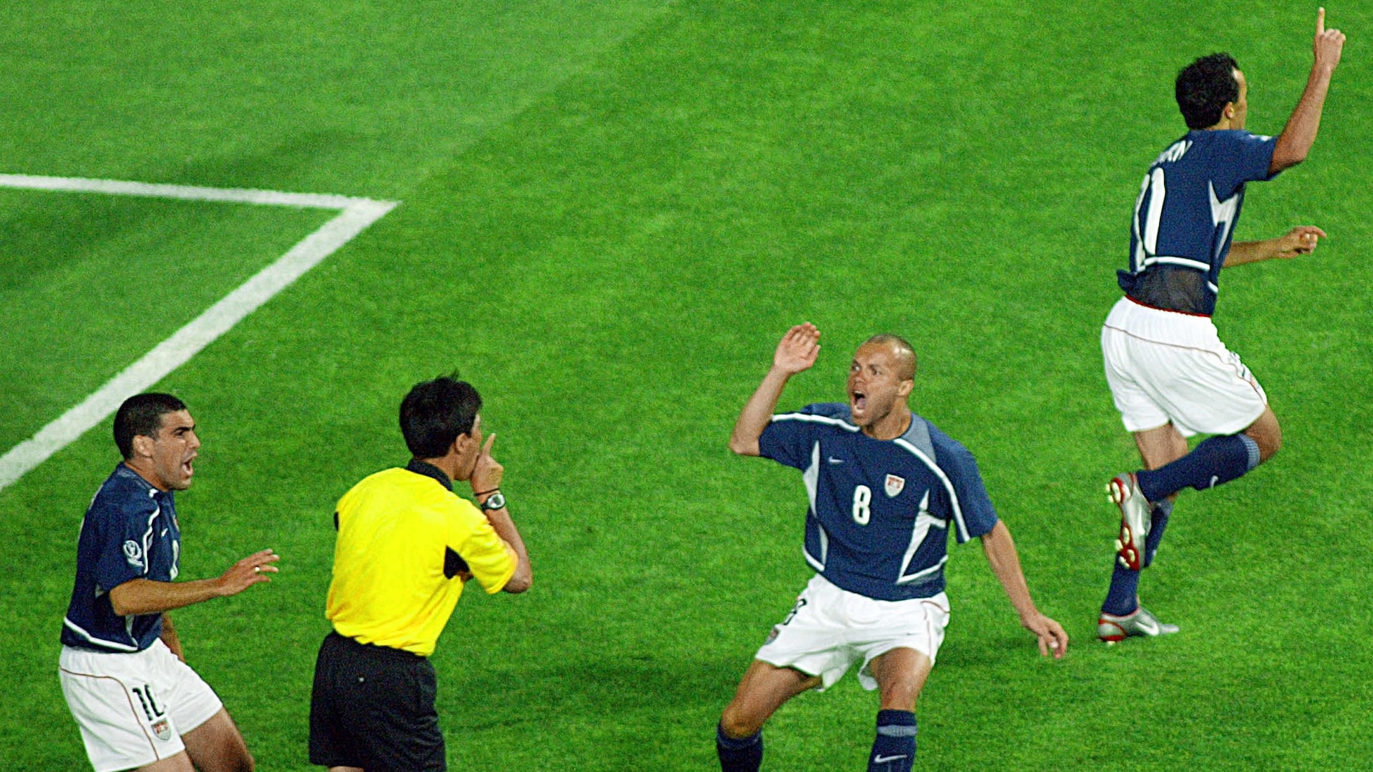 Le but de Landon Donovan 83' | Pologne - USA | Coupe du Monde de la FIFA, Corée/Japon 2002™