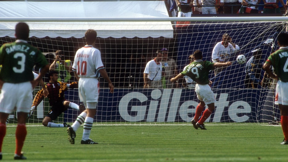 Le but de Alberto García Aspe 18' | Mexique - Bulgarie | Coupe du Monde de la FIFA, États-Unis 1994™