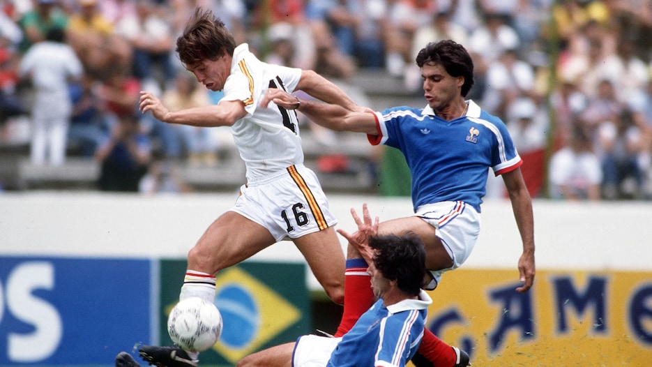 Das Tor von Nico Claesen 73' | Frankreich - Belgien | FIFA Fussball-Weltmeisterschaft Mexico 1986™