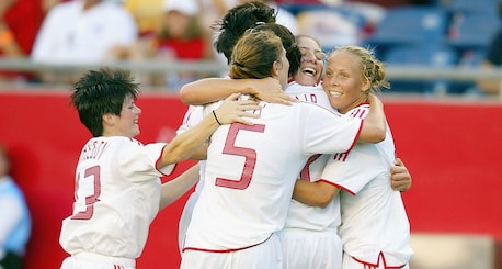 Das Tor von Kara Lang 72' | Kanada - Japan | FIFA Frauenfussball-Weltmeisterschaft USA 2003™