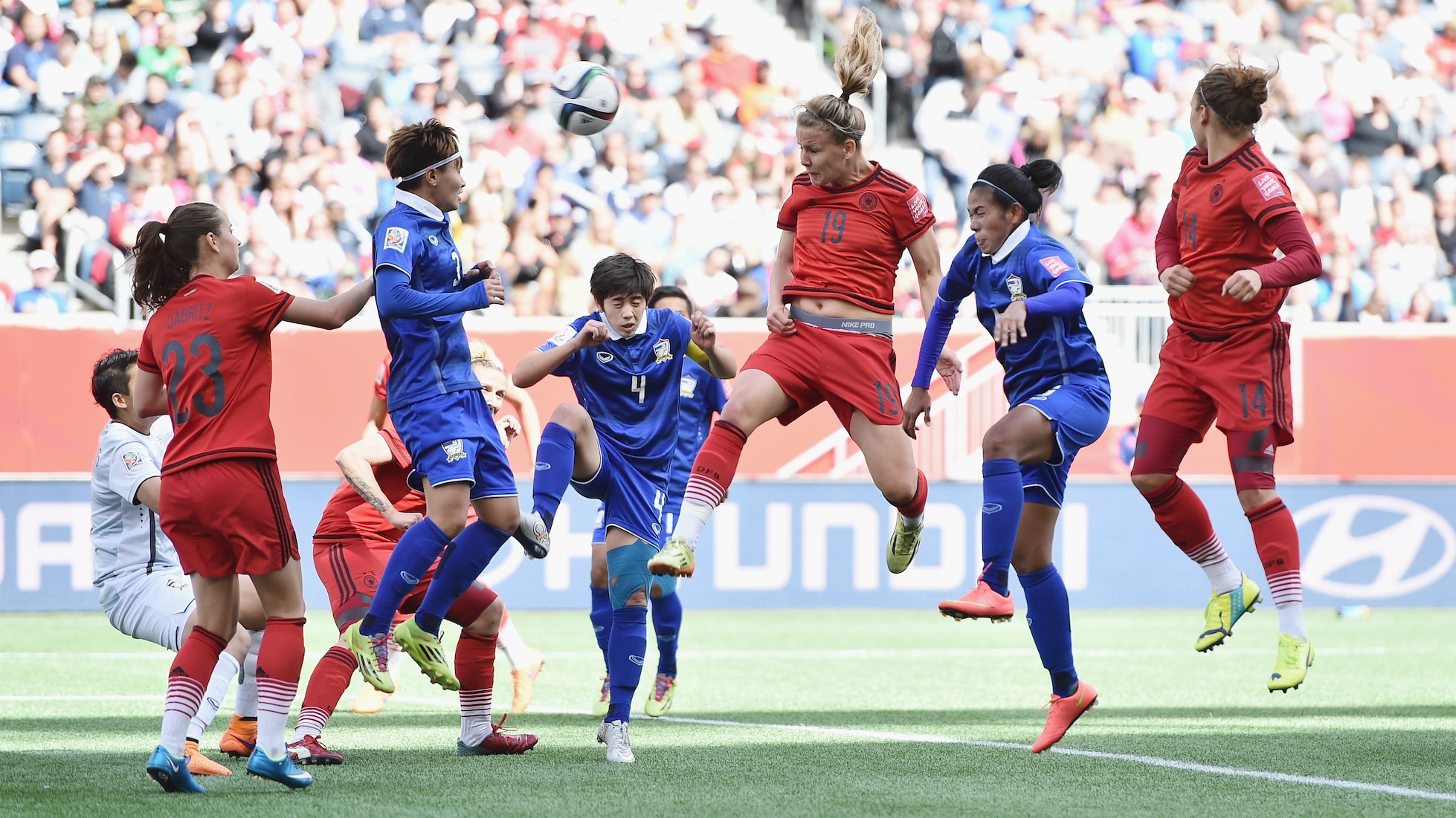 Le but de Lena Petermann 57' | Thaïlande - Allemagne | Coupe du Monde Féminine de la FIFA, Canada 2015™