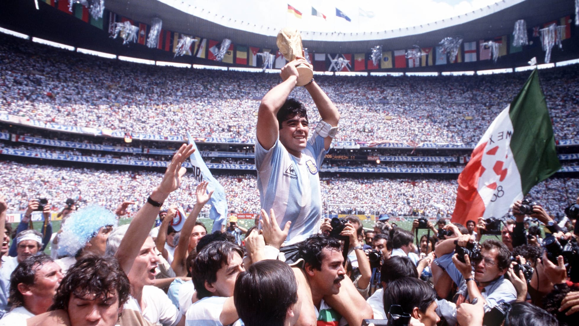 Présentation du trophée | Coupe du Monde de la FIFA, Mexique 1986™