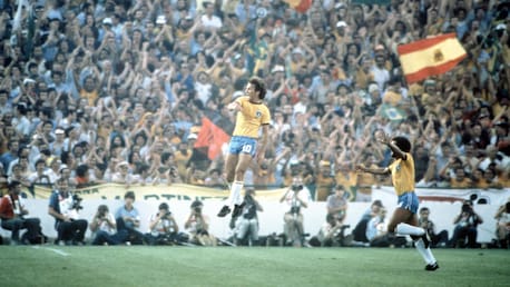 Gol de Zico 34' | Brasil x Escócia | Copa do Mundo FIFA Espanha 1982™