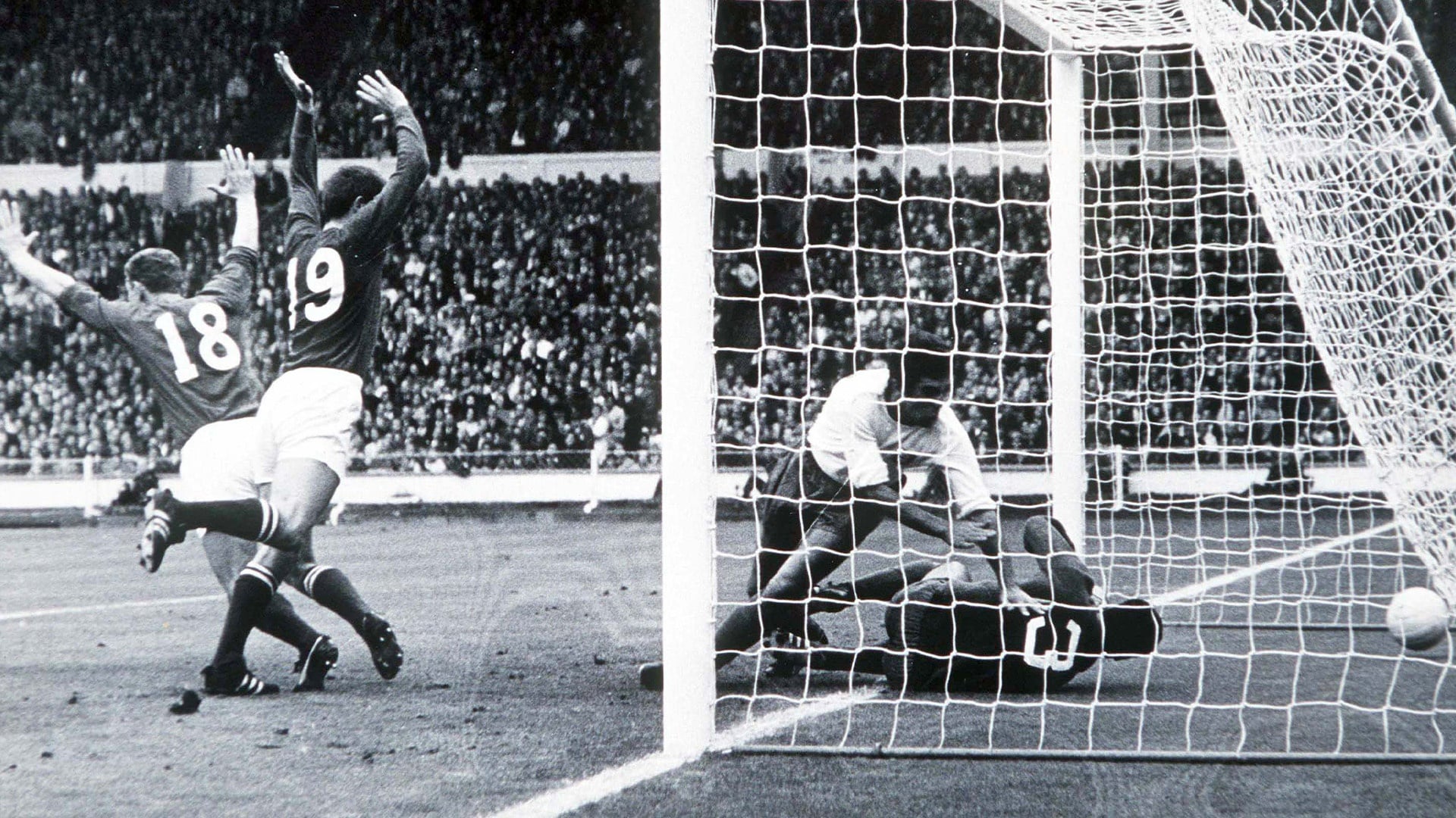 Gol de Eduard Maloféyev 44' | Portugal vs Unión Soviética | Copa Mundial de la FIFA Inglaterra 1966™