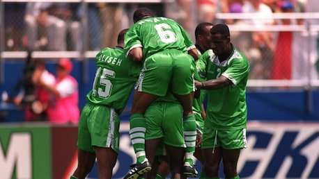 Gol de Emmanuel Amunike 25' | Nigeria vs Italia | Copa Mundial de la FIFA Estados Unidos 1994™