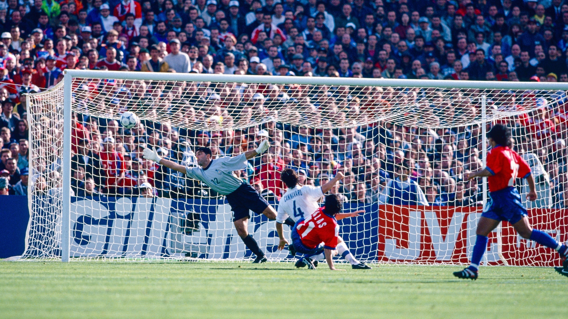 Das Tor von Marcelo Salas 48' | Italien - Chile | FIFA Fussball-Weltmeisterschaft Frankreich 1998™