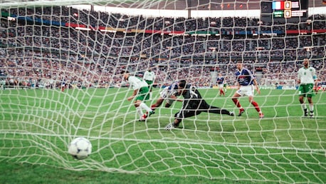 Le but de Thierry Henry 37' | France - Arabie Saoudite | Coupe du Monde de la FIFA, France 1998™