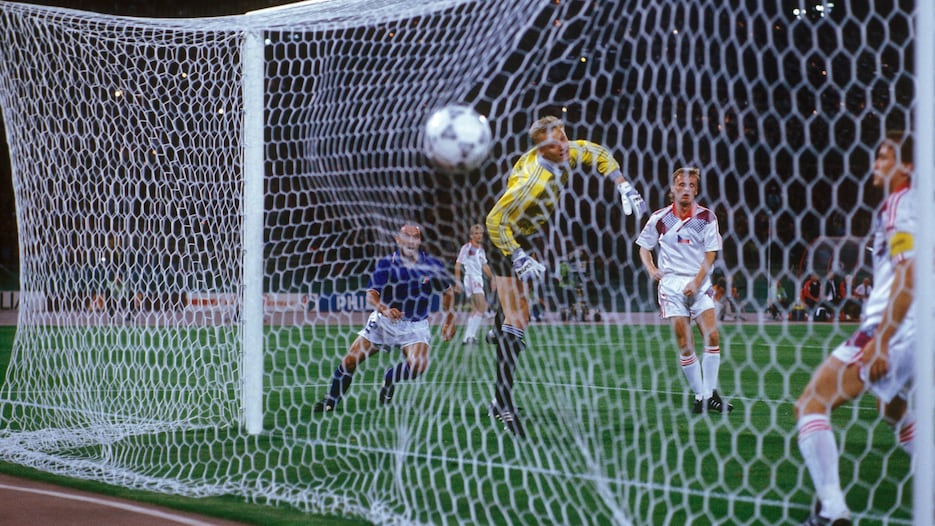 Salvatore Schillaci Goal 9' | Italy vs Czechoslovakia | 1990 FIFA World Cup Italy™