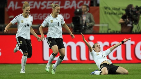 Das Tor von Simone Laudehr 53' | Deutschland - Nigeria | FIFA Frauen-Weltmeisterschaft Deutschland 2011™