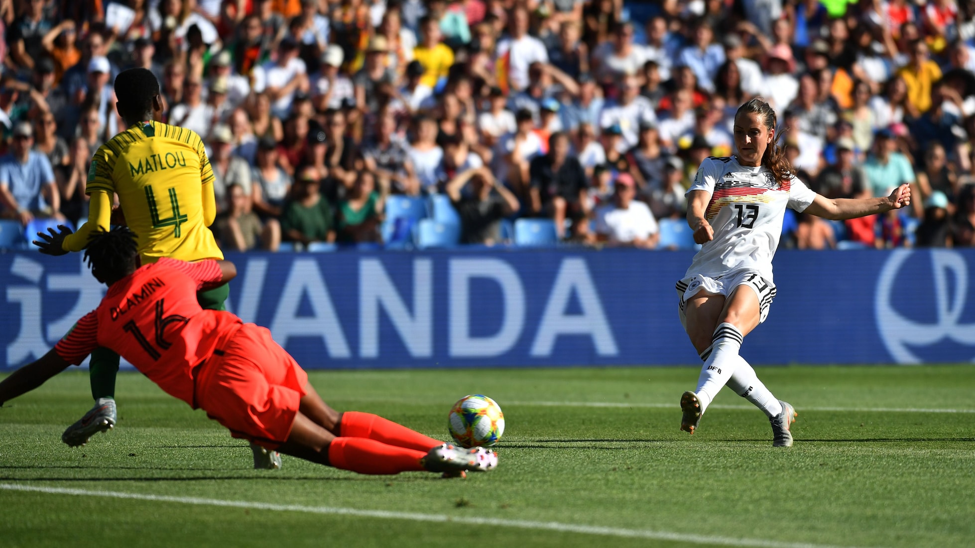 Gol de Sara Ilonka Däbritz 28' | Sudáfrica vs Alemania | Copa Mundial Femenina de la FIFA Francia 2019™