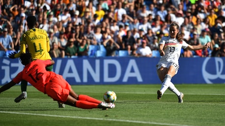 Das Tor von Sara Ilonka Däbritz 28' | Südafrika - Deutschland | FIFA Frauen-Weltmeisterschaft Frankreich 2019™