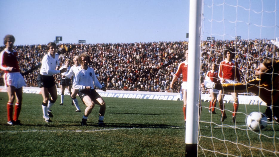 Le but de Bernd Hölzenbein 68' | Autriche - République Fédérale d'Allemagne | Coupe du Monde de la FIFA, Argentine 1978™