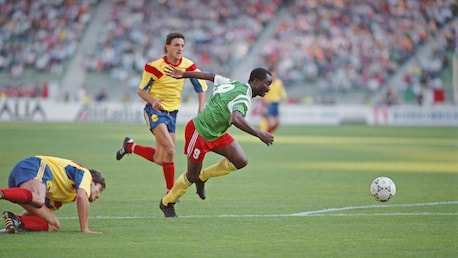 Le but de Roger Milla 76' | Cameroun - Roumanie | Coupe du Monde de la FIFA, Italie 1990™