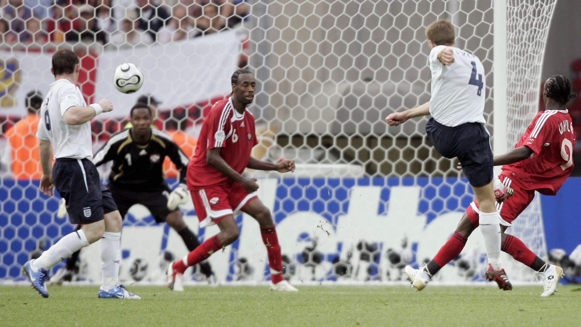 Gol de Steven Gerrard 90'+1' | Inglaterra vs Trinidad y Tobago | Copa Mundial de la FIFA Alemania 2006™