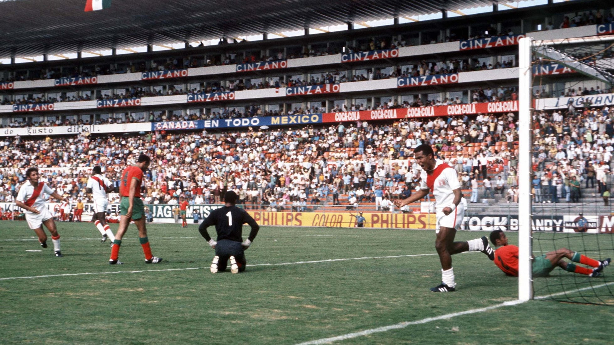 Teófilo Cubillas Goal 76' | Peru v Morocco | 1970 FIFA World Cup Mexico™