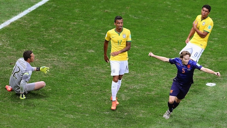 Das Tor von Daley Blind 16' | Brasilien - Niederlande | FIFA Fussball-Weltmeisterschaft Brasilien 2014™