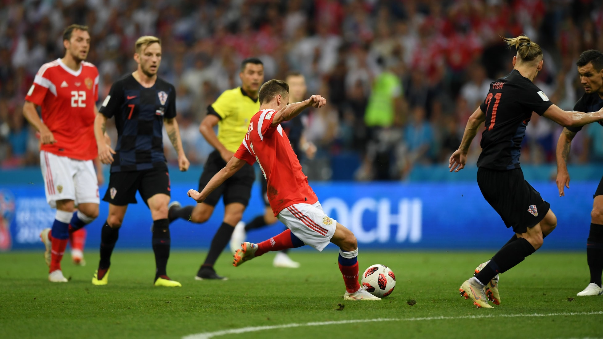 Das Tor von Denis Cheryshev 31' | Russland - Kroatien | FIFA Fussball-Weltmeisterschaft Russland 2018™
