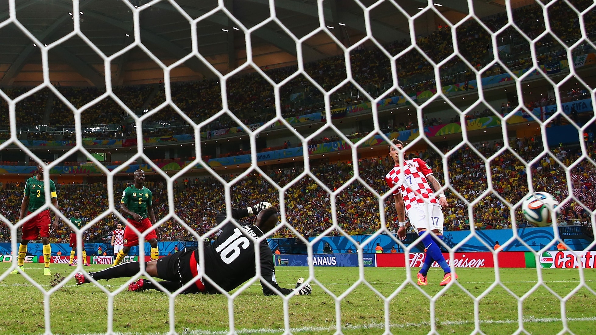 Gol de Mario Mandzukic 72' | Camerún vs Croacia | Copa Mundial de la FIFA Brasil 2014™
