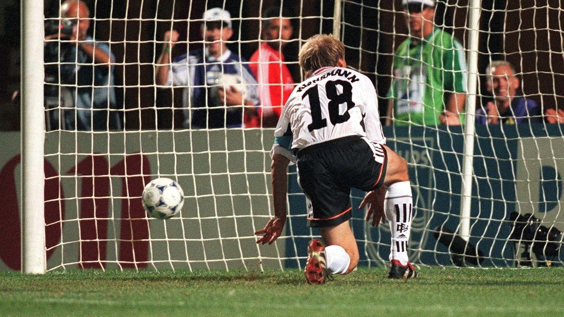 Das Tor von Jürgen Klinsmann 57' | Deutschland - IR Iran | FIFA Fussball-Weltmeisterschaft Frankreich 1998™