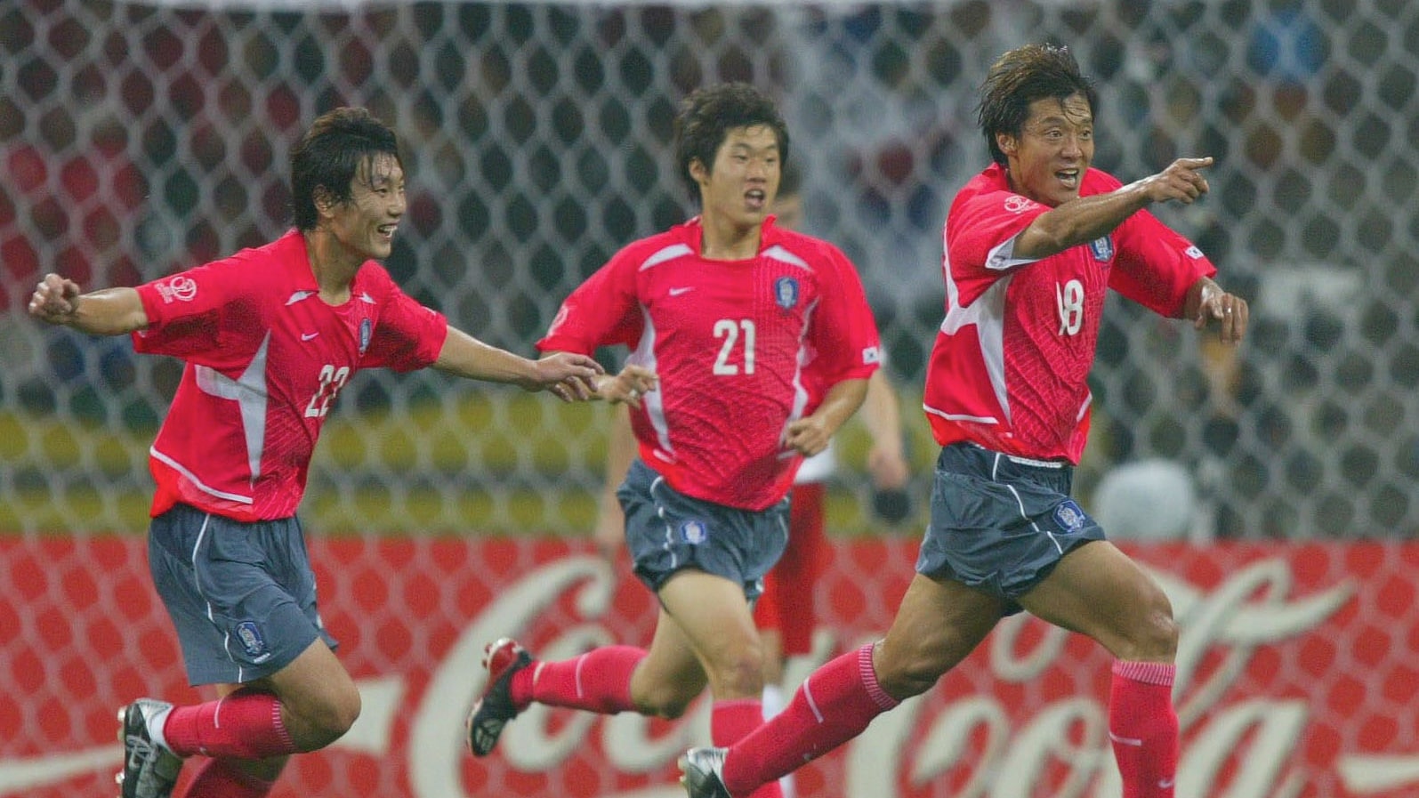 Gol de Hwang Sun-hong 26' | República de Corea vs Polonia | Copa Mundial de la FIFA Corea/Japón 2002™