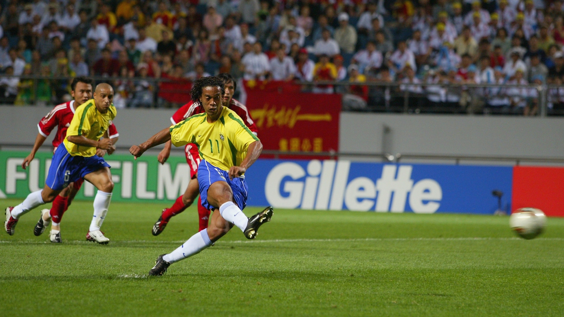 Le but de Ronaldinho 45' | Brésil - RP Chine | Coupe du Monde de la FIFA, Corée/Japon 2002™
