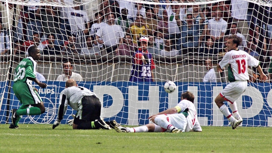 Das Tor von Victor Ikpeba 27' | Nigeria - Bulgarien | FIFA Fussball-Weltmeisterschaft Frankreich 1998™