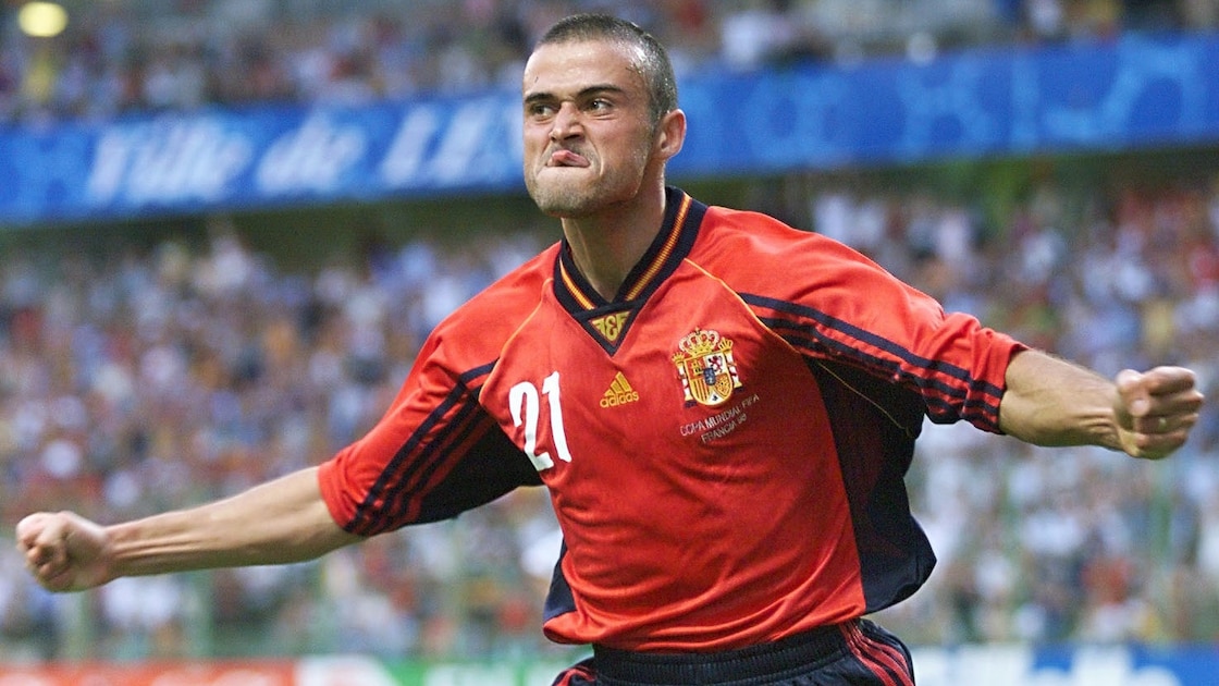 Luis Enrique Cái Tôi Và Những Quyết Định Dũng Cảm - Hành Trình Của Một Nhà Lãnh Đạo Bóng Đá