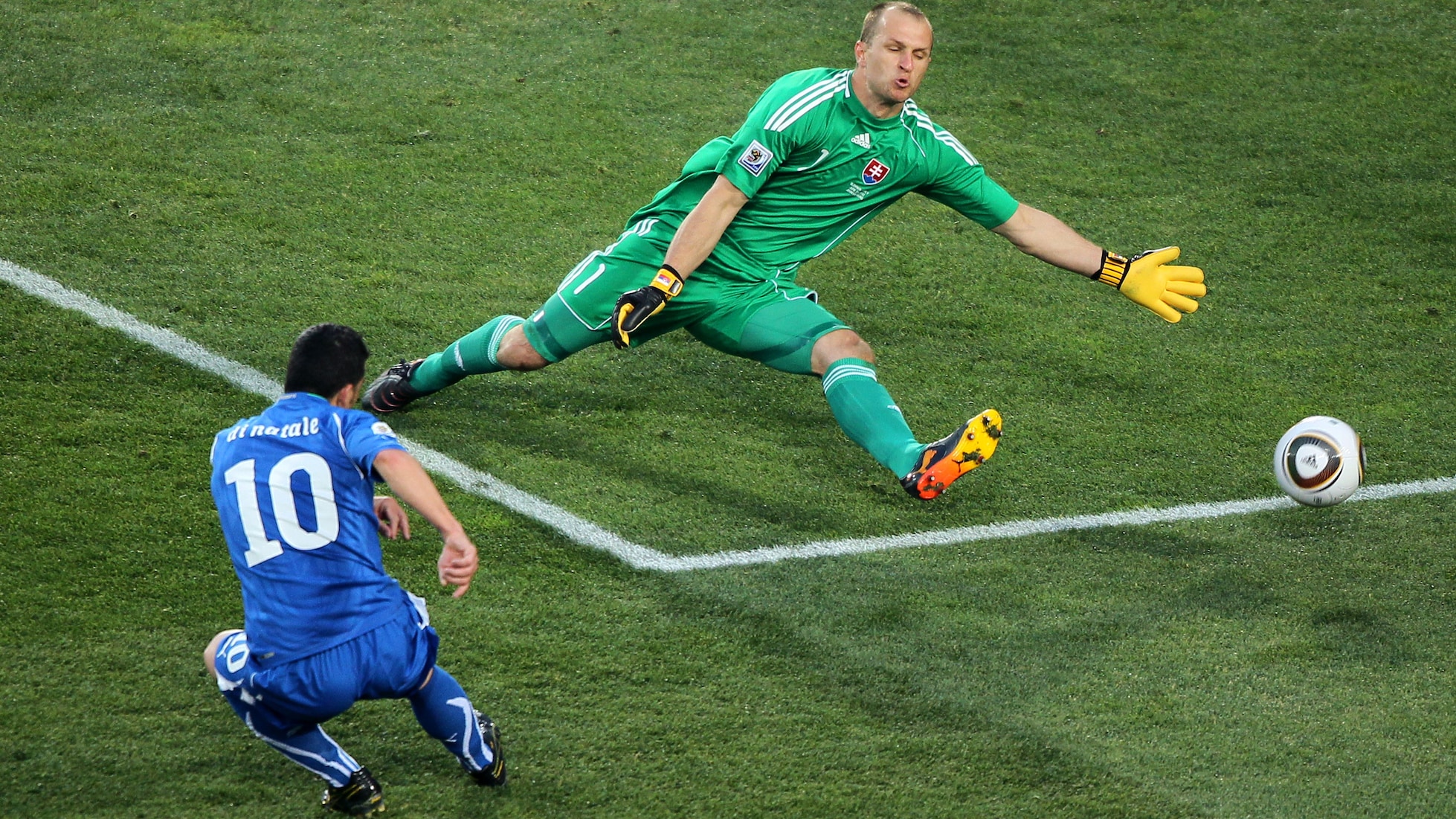 Das Tor von Antonio Di Natale 80' | Slowakei - Italien | FIFA Fussball-Weltmeisterschaft Südafrika 2010™