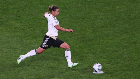 Das Tor von Inka Grings 67' | Frankreich - Deutschland | FIFA Frauen-Weltmeisterschaft Deutschland 2011™