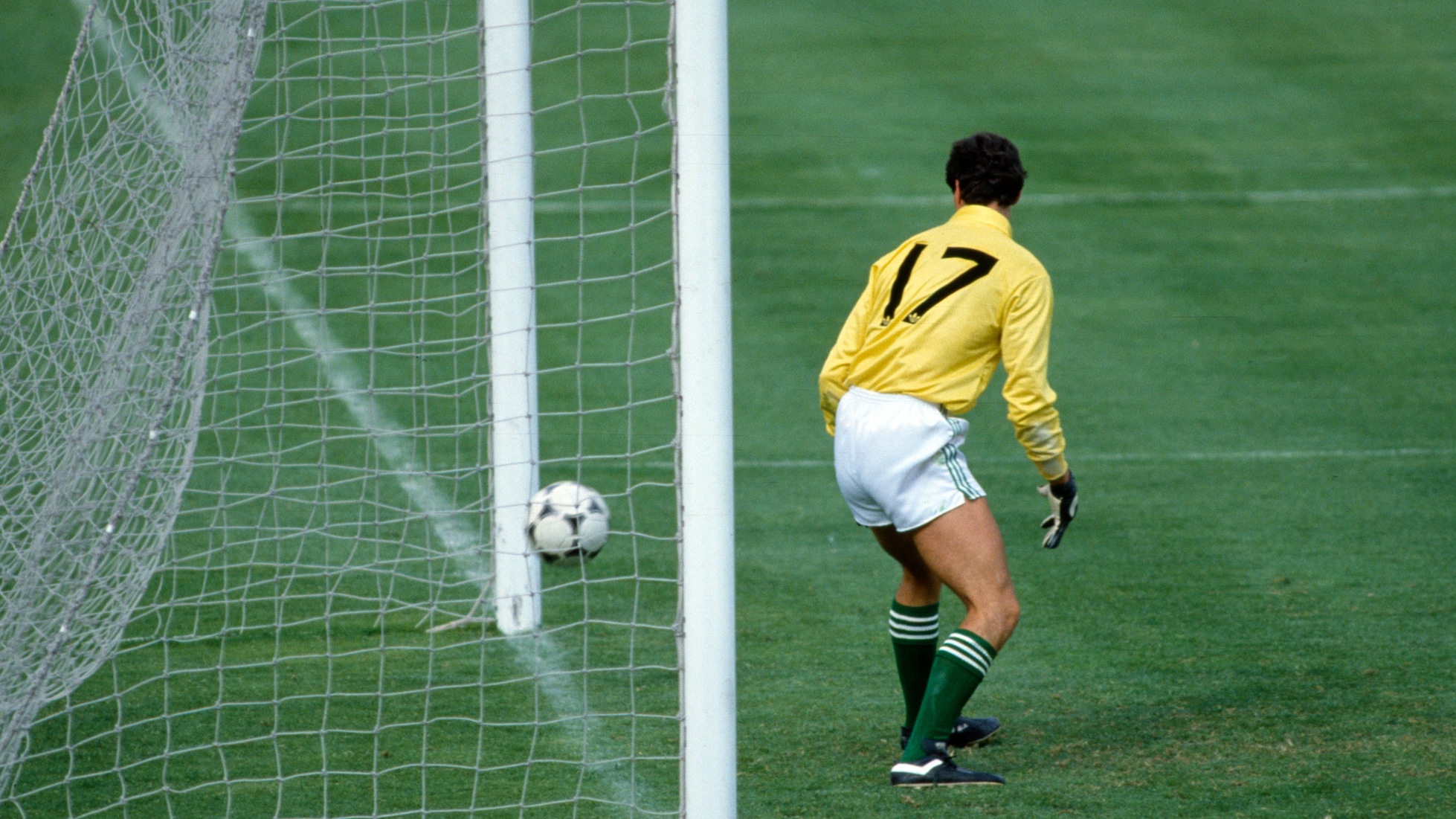 Tor von Reinhold Hintermaier 68' | Österreich vs Nordirland | FIFA Fussball-Weltmeisterschaft Spanien 1982™