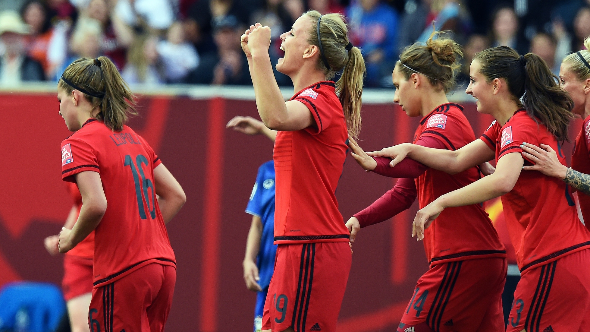 Il gol di Lena Petermann al 55' | Tailandia - Germania | Coppa del Mondo Femminile FIFA, Canada 2015